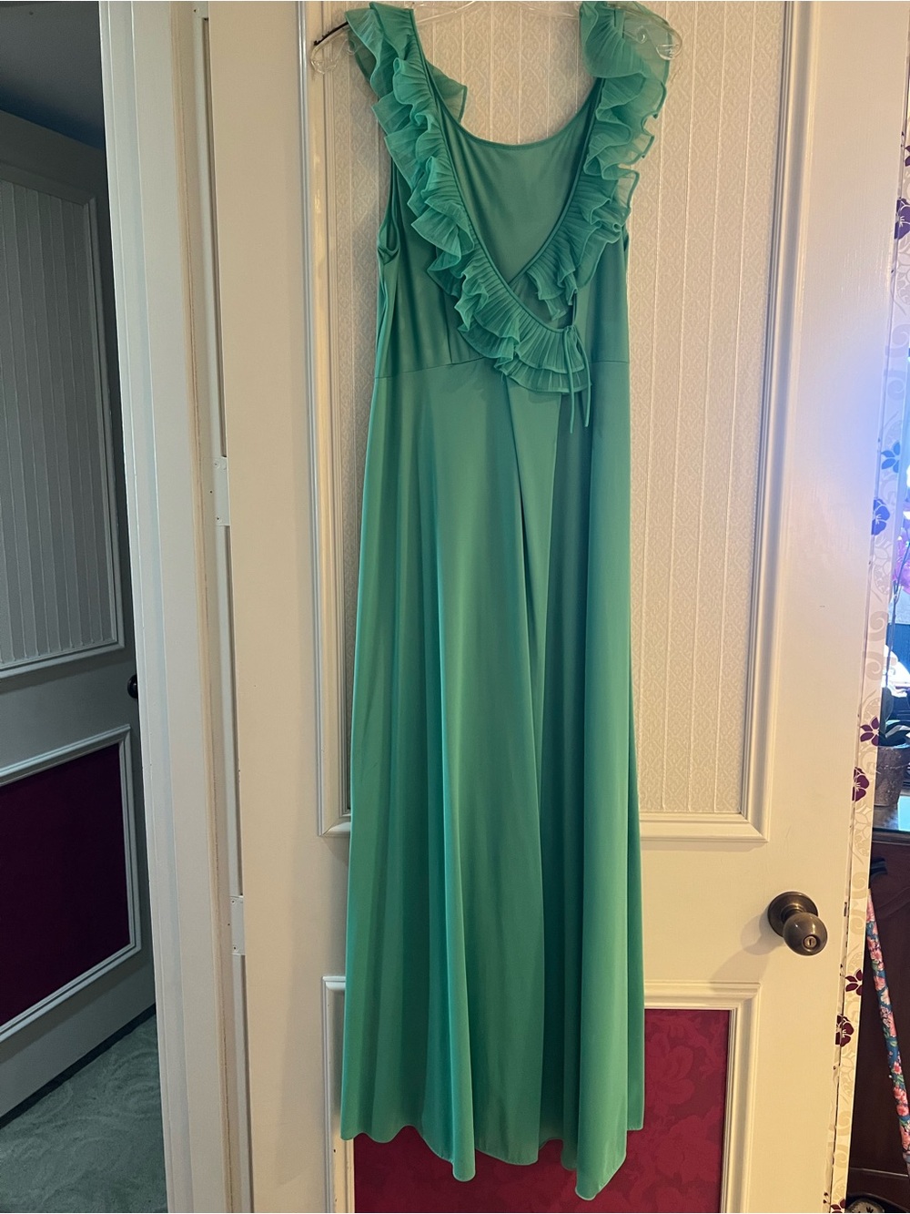 Elegant Green Ruffle V-Neck Maxi Dress